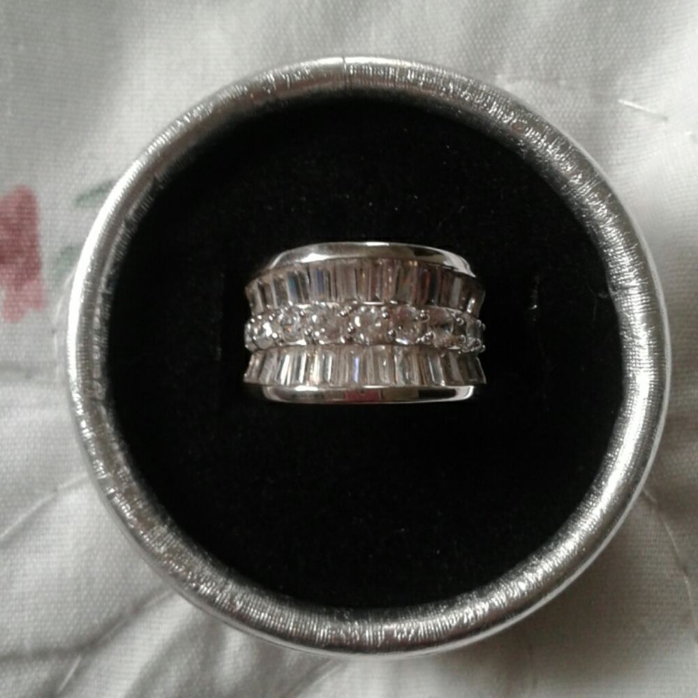 Rings - Picture 4 of 5